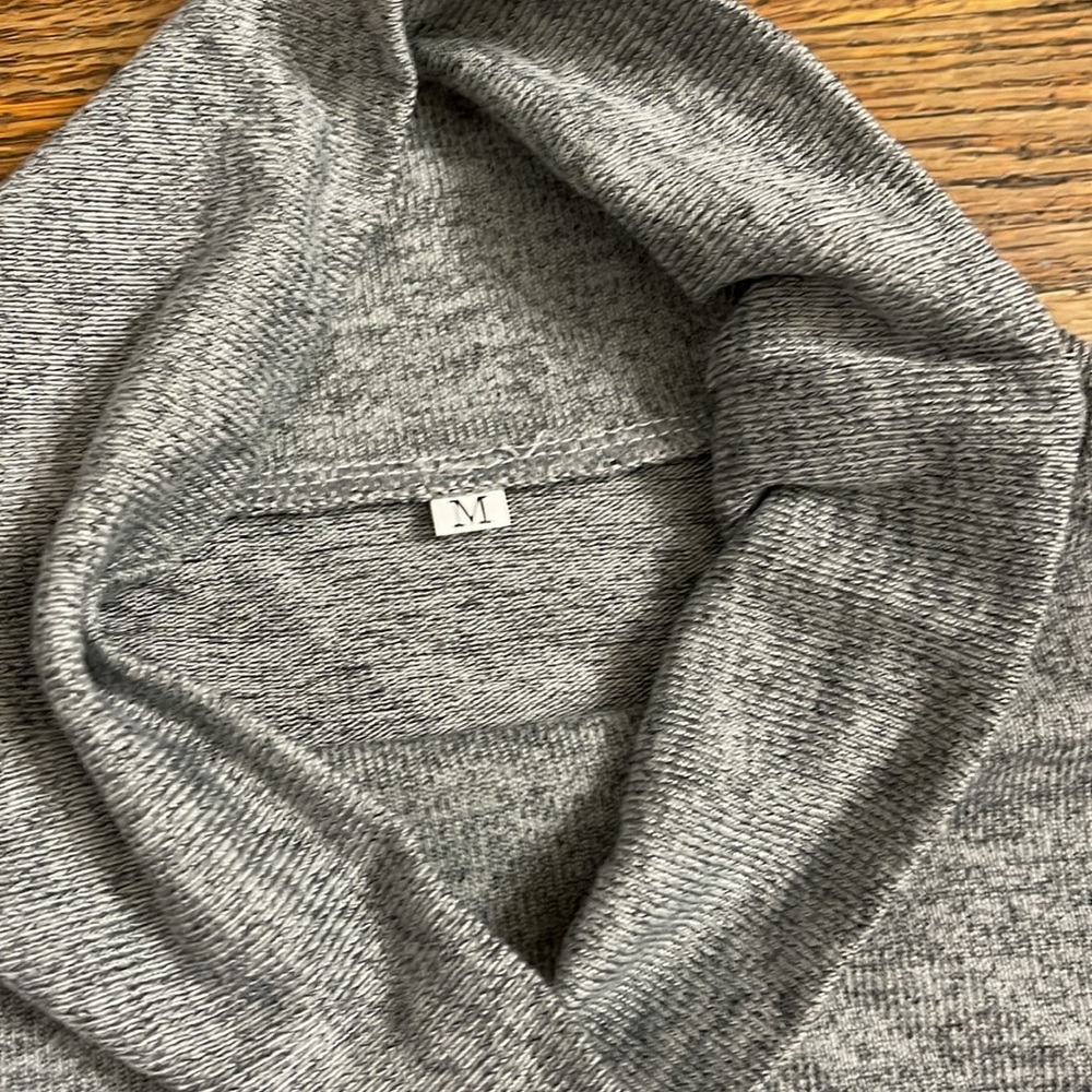 NWT Queetung Turtleneck - Picture 4 of 6